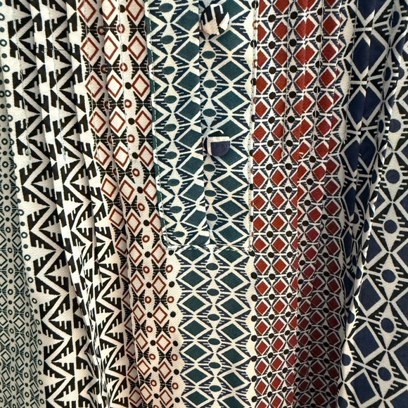 Fun 2 Fun Flora Ulrica Button Top - Picture 3 of 4